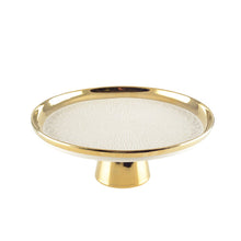 Charger l'image dans la galerie, Plat à tarte sur pied crème avec bord doré