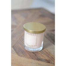 Charger l'image dans la galerie, Bougie rose avec couvercle doré parfum coco