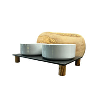 Charger l'image dans la galerie, Station d'alimentation MOUNTAIN, 2x 0,9 litres, pieds ronds, bois d'olivier