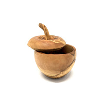 Charger l'image dans la galerie, Salière en forme de pomme avec pelle à sel, bois d'olivier