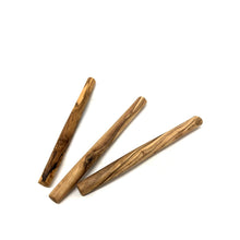 Charger l'image dans la galerie, Os à mâcher en bois d'olivier pour petit chien ou chat (lot de 3)