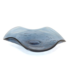 Charger l'image dans la galerie, Coupe décorative en verre bleue 30x30x6.5cm