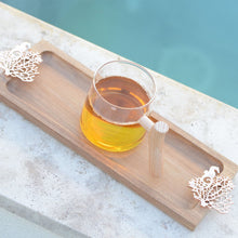 Charger l'image dans la galerie, Mugs en verre avec anse en bois - lot de 2