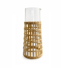 Charger l'image dans la galerie, Carafe en rotin 12x12x28cm