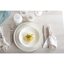 Charger l'image dans la galerie, Assiette creuse blanche Flora 21.2x21.2x3.8cm