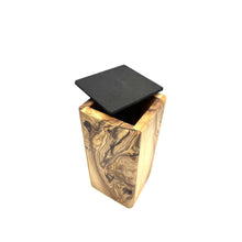 Charger l'image dans la galerie, Cubes d'animaux en bois d'olive Cubus - Gymnastique en bois durable pour animaux de compagnie jusqu'à 15 kg avec une option de gravure
