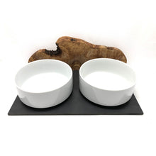 Charger l'image dans la galerie, Station d'alimentation MOUNTAIN 2x 1,5 litre bol en porcelaine bois d'olivier
