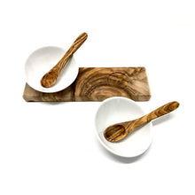 Charger l'image dans la galerie, Set de 2 bols à dips DESIGN en porcelaine avec 2 cuillères sur bois d'olivier
