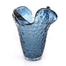 Charger l'image dans la galerie, Vase bleu en verre 22x22x22cm
