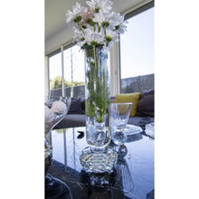 Charger l'image dans la galerie, Vase pied diamant en verre 10x10x29.5cm
