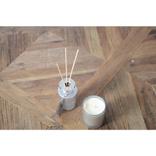 Charger l'image dans la galerie, Bougie argent parfum vanille 7x7x8cm
