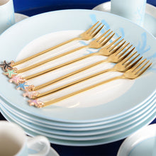 Charger l'image dans la galerie, Fourchettes à dessert dorées étoile - lot de 6
