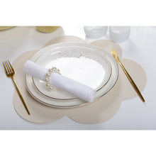 Charger l'image dans la galerie, lot de 4 ronds de serviettes perles
