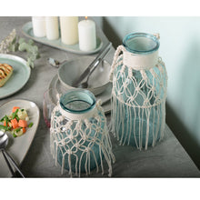 Charger l'image dans la galerie, Vase en verre vert d'eau macramé h.26cm
