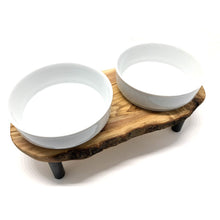 Charger l'image dans la galerie, Station d'alimentation RUSTY PLUS (bol en porcelaine de 2 x 1,5 litre) "soulevée" pour l'alimentation et l'eau
