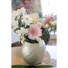 Charger l'image dans la galerie, Vase ovale blanc 15x10x12.5cm
