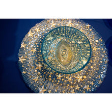 Charger l'image dans la galerie, Assiette de présentation oeil bleu turquoise 32x32x2.5cm
