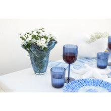 Charger l'image dans la galerie, Vase bleu en verre 22x22x22cm
