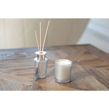 Charger l'image dans la galerie, Bougie argent parfum vanille 7x7x8cm
